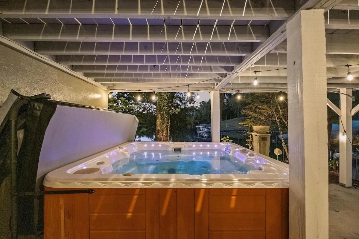 Lake Wylie Home With Dock, Beach, And Hot Tub Charlotte