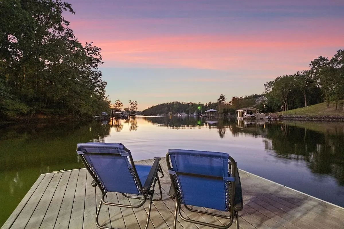 Lake Wylie Home With Dock, Beach, And Hot Tub Charlotte 0*,